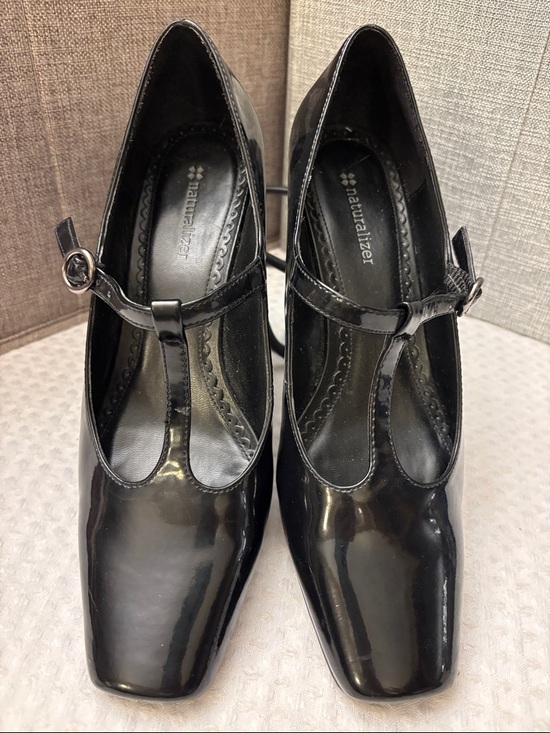 Naturalizer Beckon 8M Black Patent T-Strap Mary Jane Wedge Heels Pumps Classic - Picture 2 of 13